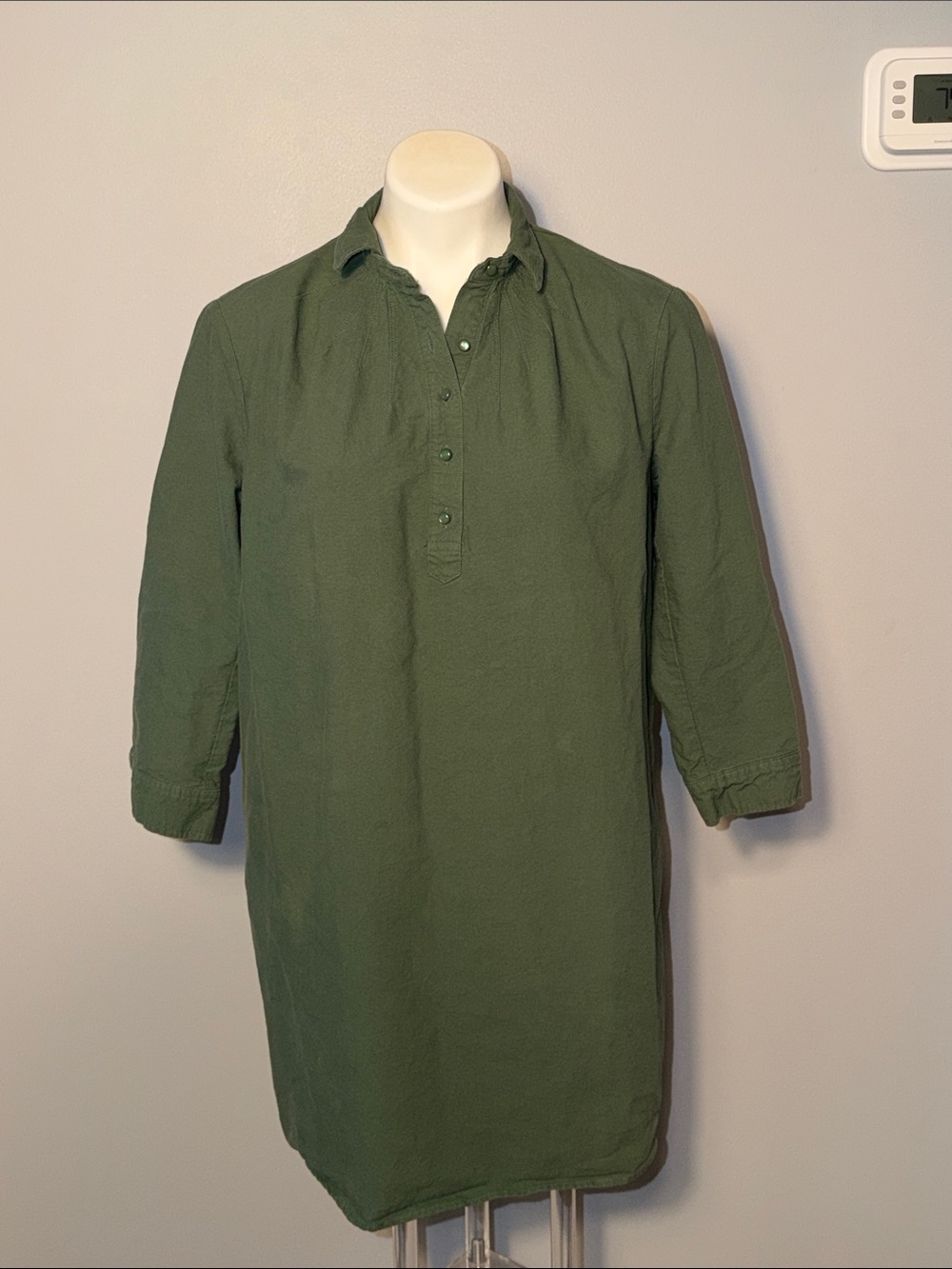Pomander Place Tuckernuck Ladies Olive Green 100% cotton Shirt Dress. Medium.